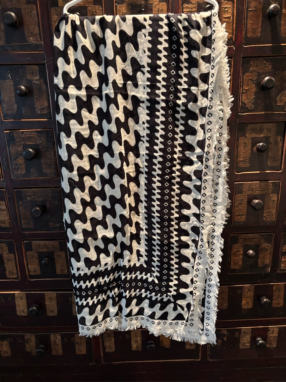 NWT Rag and Bone Astra Black and White Wrap/Scarf